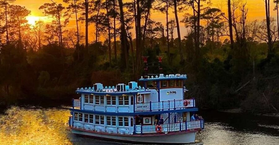 North Myrtle Beach: Dinner Cruise on a Paddle Wheel Boat - What the Barefoot Queen dinner cruise is really like