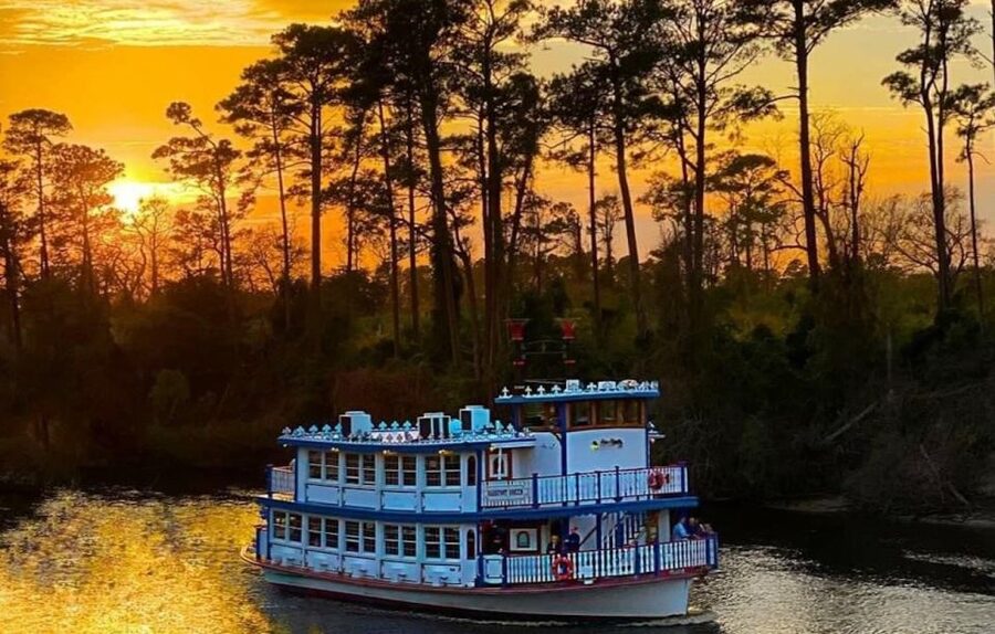 North Myrtle Beach: Dinner Cruise on a Paddle Wheel Boat - Timing your evening from shuttle to return