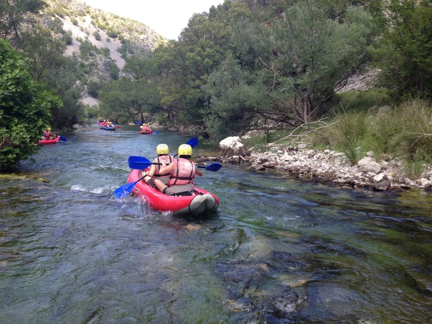 Obrovac: Rafting or Kayaking on the Zrmanja River - What the group size means on the river