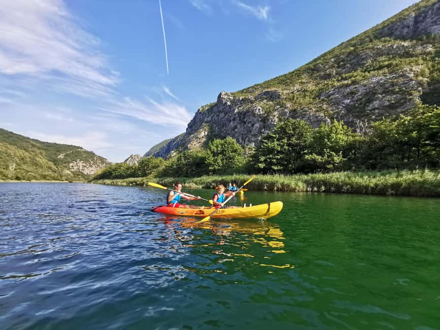 Omiš/Split: 4h Kayaking in Cetina Protected Nature Park Area - Starting beside Omiš and getting organized