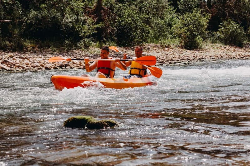 Oviedo: Canoe Descent on the Nalón River - How the guide shapes the day