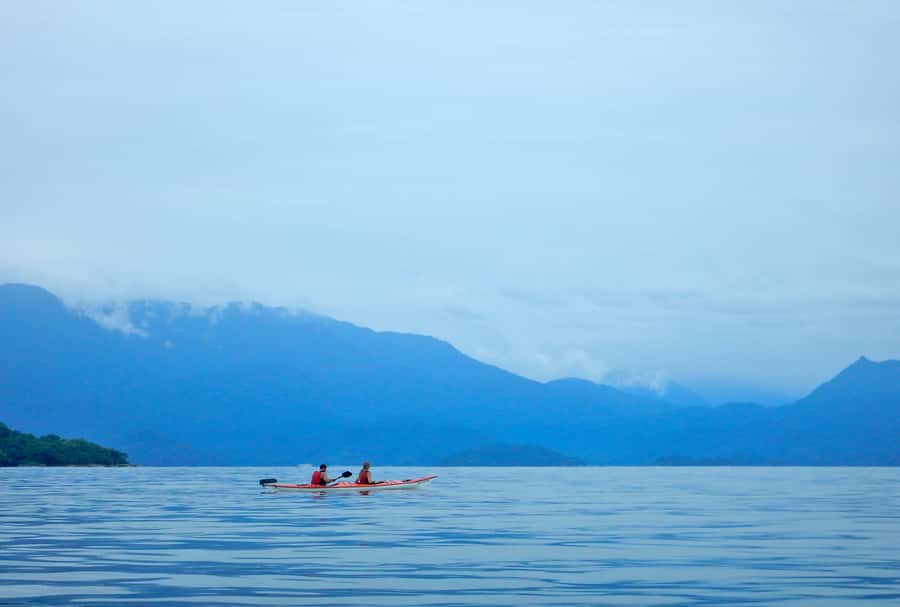 Paraty Bay: Half-Day Mangroves and Beaches Tour by Kayak - What to pack for four hours on the bay