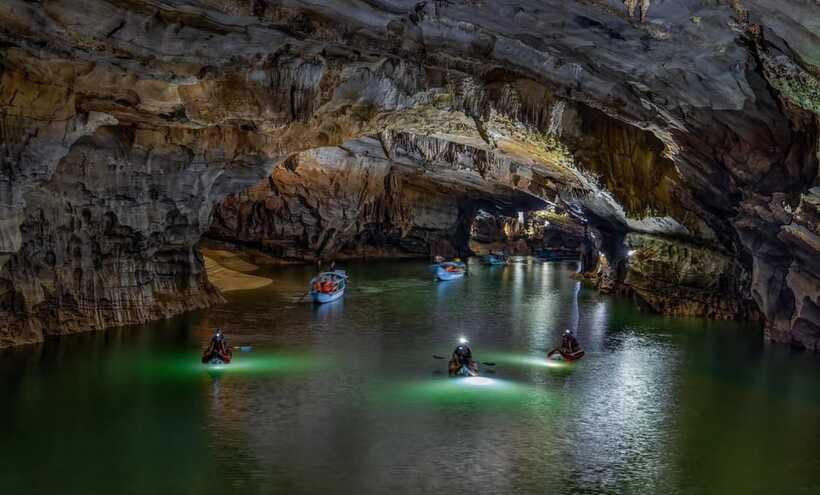 Phong Nha: Phong Nha Cave Expedition 4.5 km by Kayak - Returning by kayak and revisiting the river