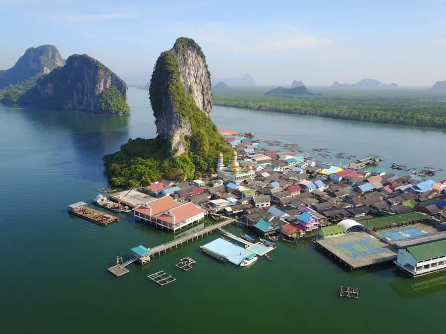 Phuket: Phi Phi & James Bond Island Combo Day Tour w/Lunch - The early road to Royal Phuket Marina