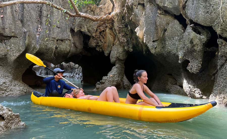 Phuket : Twilight Sea Canoe Tour with Glowing Plankton - Five things that make this tour different