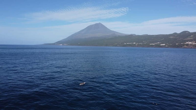 Pico island: guided kayak and snorkel tour - Entering the volcanic crater by kayak