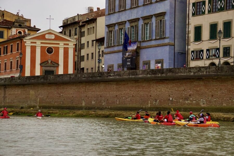 Pisa: Kayak Tour - What to bring and what the shower setup means
