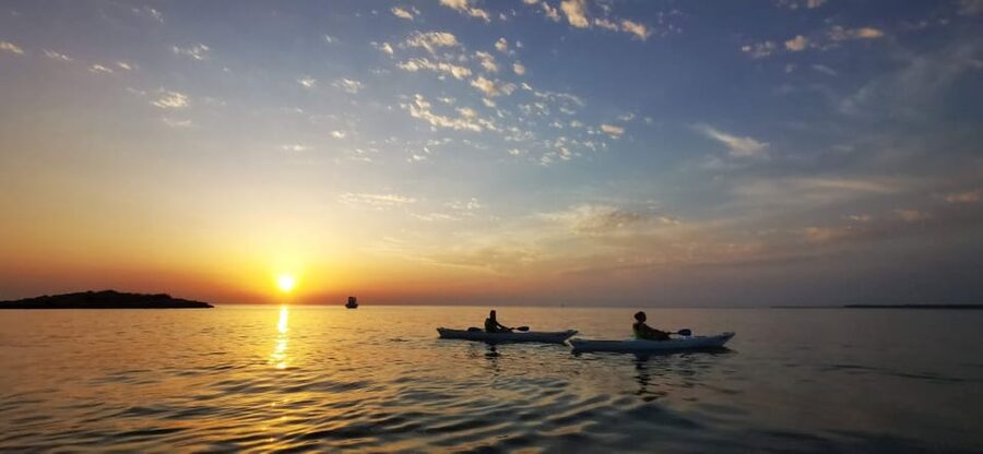 Poreč: Sea Kayaking Sunset Tour - Paddling Along the Poreč Coast