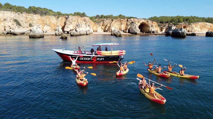 Portimão: Benagil Caves Speedboat and Kayak Guided Tour - Guides, languages, and the feel of the group