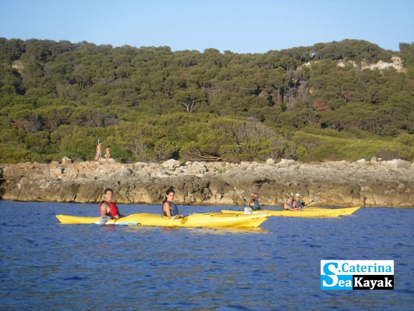 Porto Selvaggio kayak tour + cliff diving + cold springs - Reaching Porto Selvaggio by kayak
