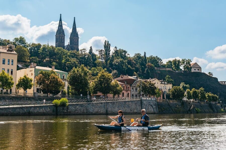 Prague: Vltava River Guided Canoeing Tour - Starting on Cisarska Louka Island