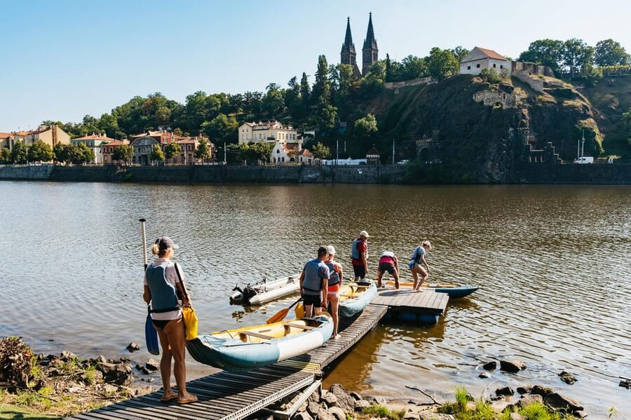 Prague: Vltava River Guided Canoeing Tour - Rapids, low water, and the route toward Charles Bridge