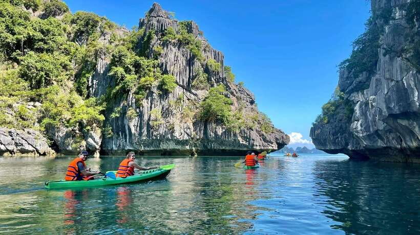 Private boat- Lan Ha Bay Half Day Tour with kayaking - Floating fishing villages and limestone islets