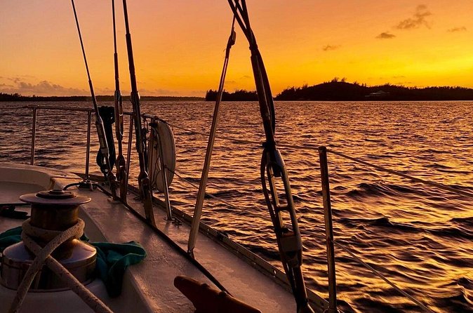 Private Catamaran Swim sail snorkel cliff jumping SUP - Snorkeling in a quiet cove