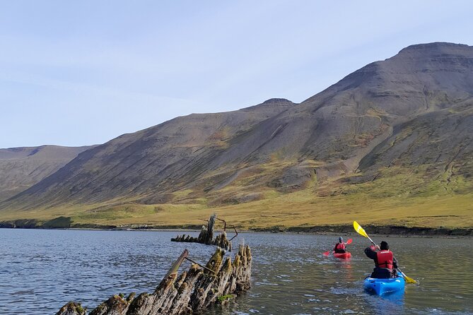 Private: Guided kayak tour in Siglufjörður / Siglufjordur. - Getting ready at Norðurtangi