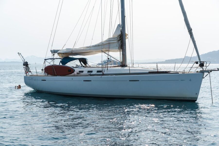 Private tour on a sailboat - Swim and paddle - Antibes Cape - The onboard aperitif and private-group atmosphere