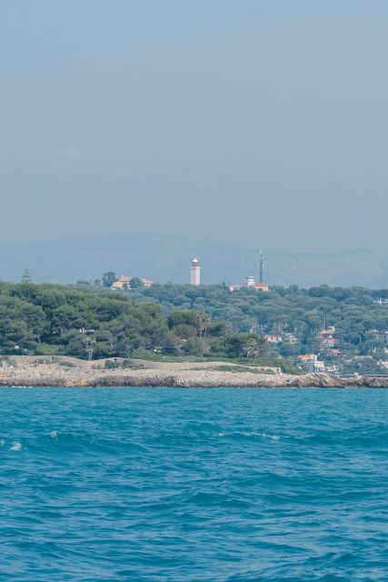 Private tour on a sailboat - Swim and paddle - Antibes Cape - What the $752 group price really buys