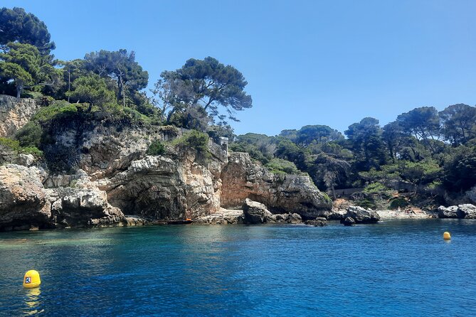 Private tour on a sailboat Swim and stand up paddle Antibes cape - Is $782.65 good value for up to eight people?