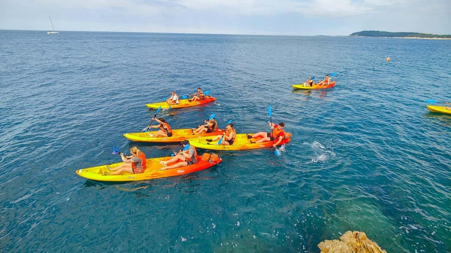 Pula: Muzil Canyon Kayak Tour, Snorkeling and Cliff Jumping - Starting at Valovine Beach near the bus turnaround