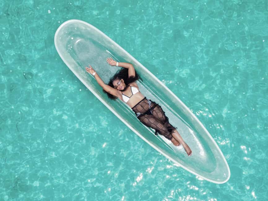 Punta Cana: Single Clear Kayak Photoshoot - Posing on the clear kayak