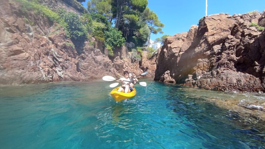 Rando Kayak Agay Guided Visit - Meeting at Bay Beach Club