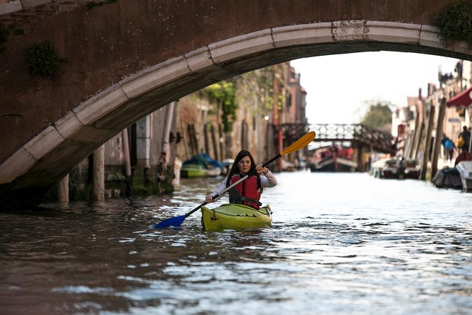 Real Venetian Kayak - Tour of Venice Canals with a Local Guide - What to wear and bring
