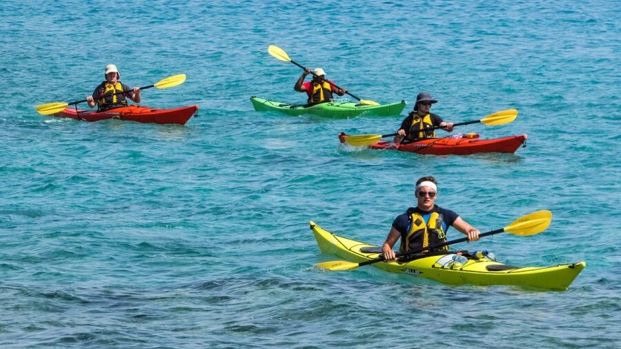 Rent canoe - kayak Riomaggiore - Following the Cinque Terre coast