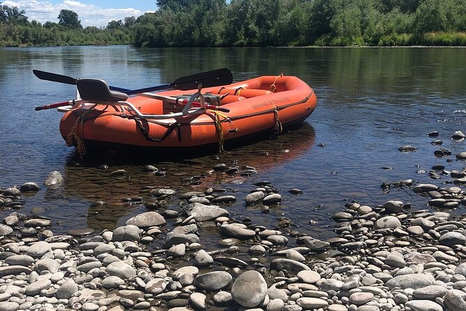 Rogue River Family Float & Discovery Park-Rafting and Kayaking - Arriving at Rogue Discovery Park by river
