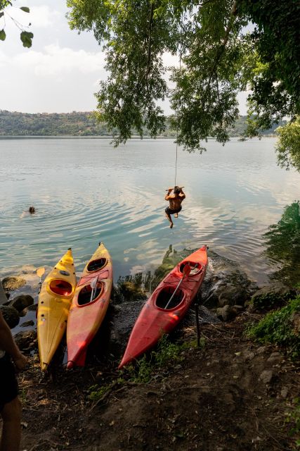 Rome: Popes' Lake, Kayak Tour with Swimming & Roman Pizza - The return paddle and the pace of the group