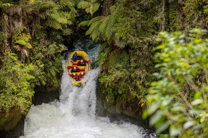 Rotorua: Daytime Scenic Lake Rotoiti Kayak Tour - Manupirua Thermal Hot Pools make the effort worthwhile