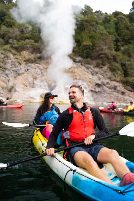 Rotorua: Waimangu Valley Walk and Steaming Cliffs Kayak Tour - Meeting Your Guide at Rotorua Information Centre