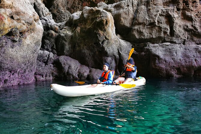 Sagres: Praia Da Ingrina Caves Guided Kayaking Tour - The return paddle to Praia da Ingrina