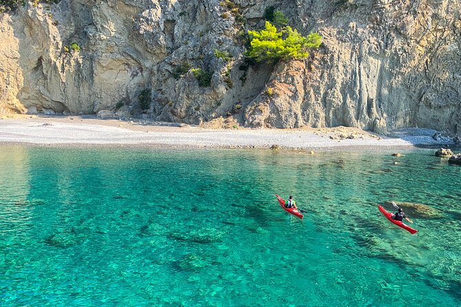 Saint Nicholas Island Sea Kayaking Tour - Paddling around Saint Nicholas Island