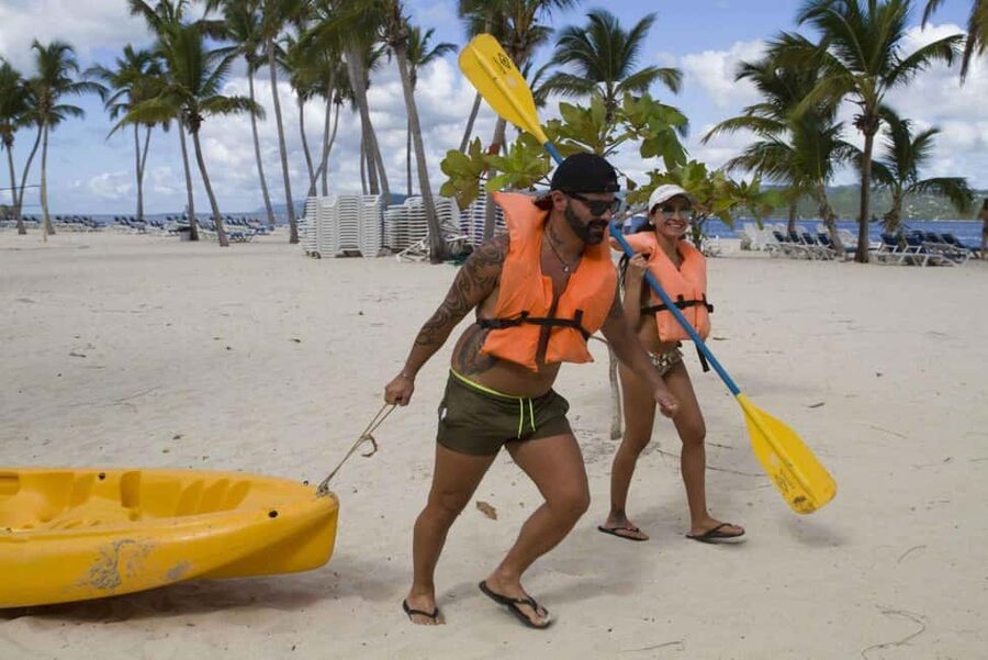 Samaná: Whale, Cayo Levantado, & Kayak in Samaná Bay Tour - Guide quality and language matter