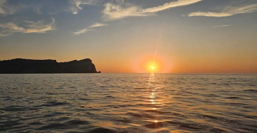 Sant Elm: Guided Kayak Sunset Tour with Picnic in a Cove - Why this Sant Elm outing works so well at sunset