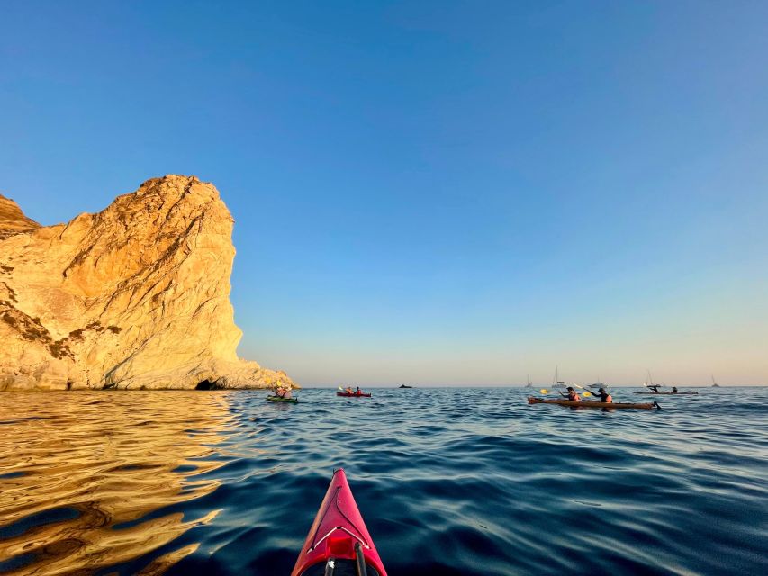 Santorini: South Sea Kayaking Tour with Sea Caves and Picnic - The return paddle and the role of the guides