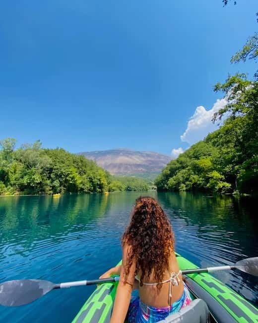 Sarande: Blue Eye Kayak and walking tour & Lekursi Castle - An 80-minute paddle on the Blue Eye lake