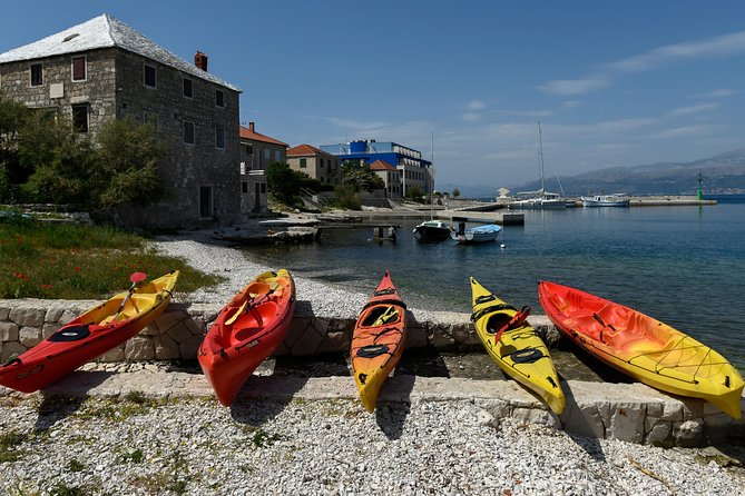 Sea kayaking Postira - Lovrečina (St.Lovre, archaeological site) - Lovrečina Bay and St. Lovre Church