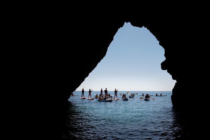Sesimbra : Guided Kayak Tour in Arrábida Natural Park & Caves - What the first minutes on the water are like