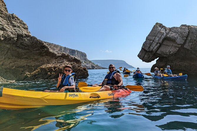 Sesimbra : Guided Kayak Tour in Arrábida Natural Park & Caves - The paddle back to Sesimbra