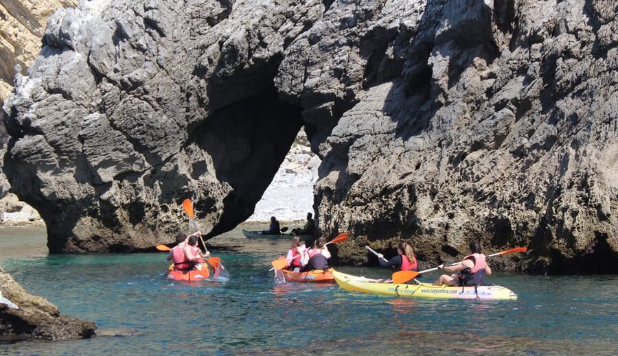 Sesimbra: Ribeiro Cavalo Beach, Caves, & Arrábida Kayak Tour - Paddling into Arrábida Natural Park