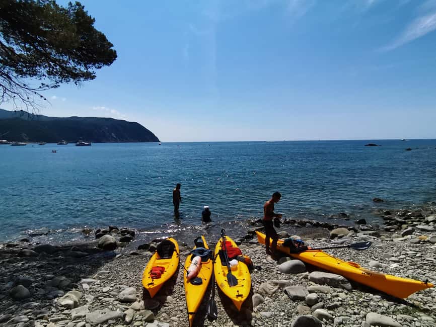 Sestri Levante: Kayak Excursion in the Biodiversity of the Bay of Gold - Why kayaking changes your view of Sestri Levante