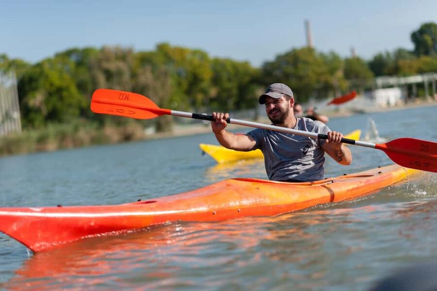Sevilla: Kayak Rental on the Guadalquivir - Triana, Isabel II Bridge, and San Telmo Bridge