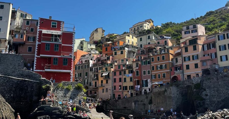 SHARK CAVE KAYAK TOUR - Why seeing Cinque Terre by kayak changes the view