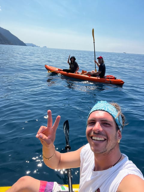 SHARK CAVE KAYAK TOUR - The guides make a real difference