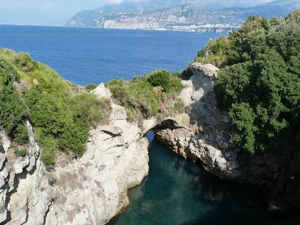 Small group paddle boarding tour to Bagni Regina Giovanna - Why this paddle board trip is worth your time