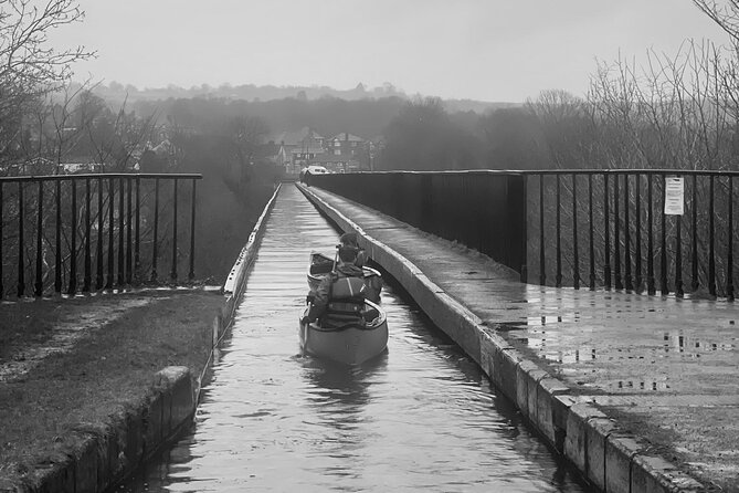 Small Group Pontcysyllte Aqueduct Canoe Trip - A short lesson before you paddle