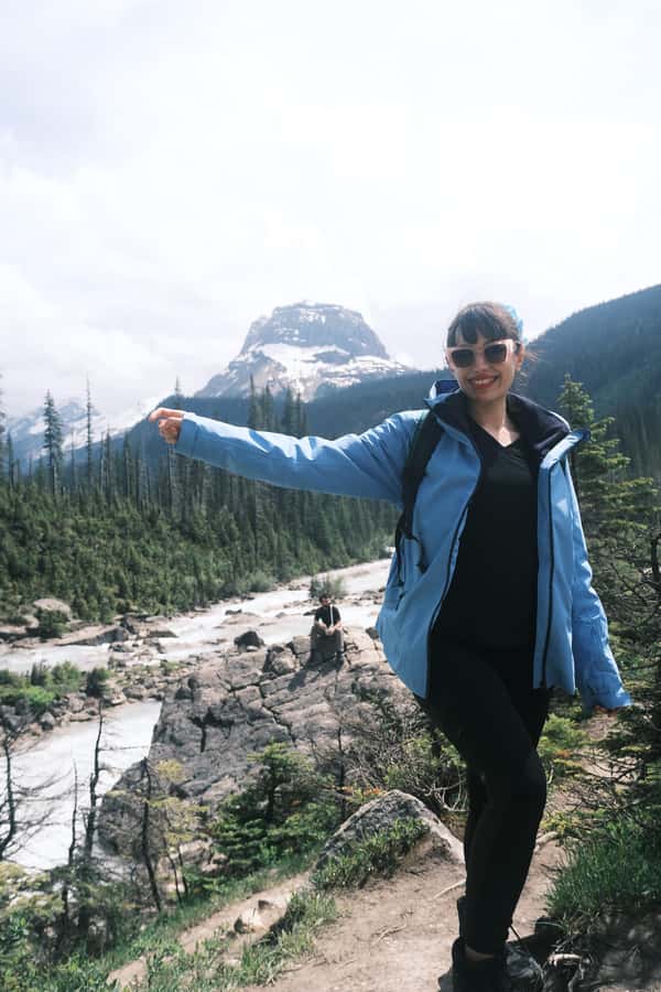 Small Grp: Emerald Lake (Optional Canoe) & Takakkaw Falls - Emerald Lake gives you time to choose