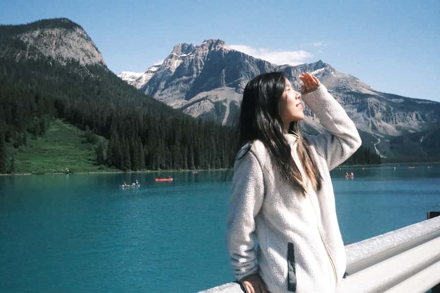 Small Grp: Emerald Lake (Optional Canoe) & Takakkaw Falls - Morning pickup from Calgary, Canmore, or Banff