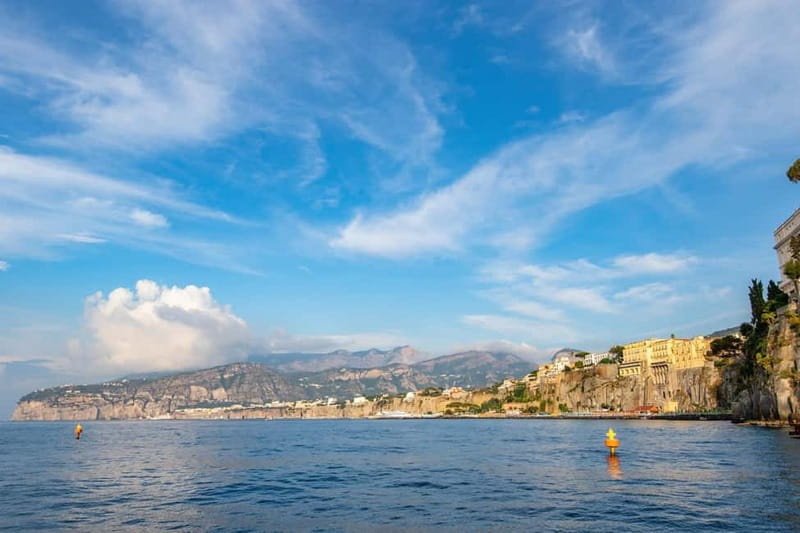 Sorrento: Guided Kayak Tour + Free 1h Paddleboarding - The free paddleboarding hour